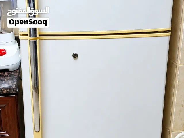 ثلاجه بسعر مغري 200 د