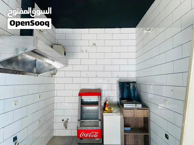مقهى صغير للإيجار