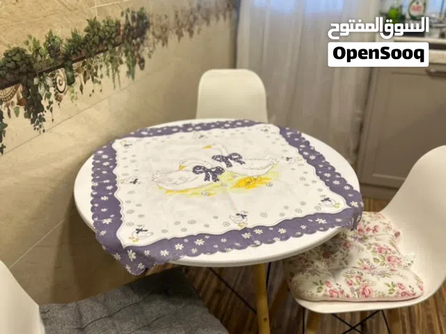 ميز طعام اخو جديد اريد اشيل وماعندي مكان اخلي  وبي مجال