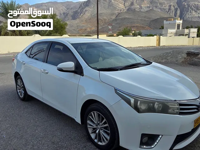تويوتا كورلا 2014 للبيع .. خليجية وكالة عمان.... المكينة الكبيرة 2.0 GLI
