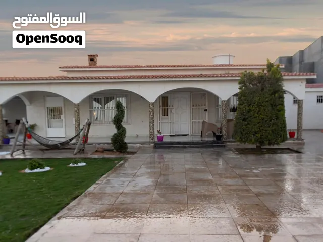 سلام عليكم و رحمه الله وبركاته فيلا لي الايجار شهري بي حالة ممتازه جدا اقرا وصف