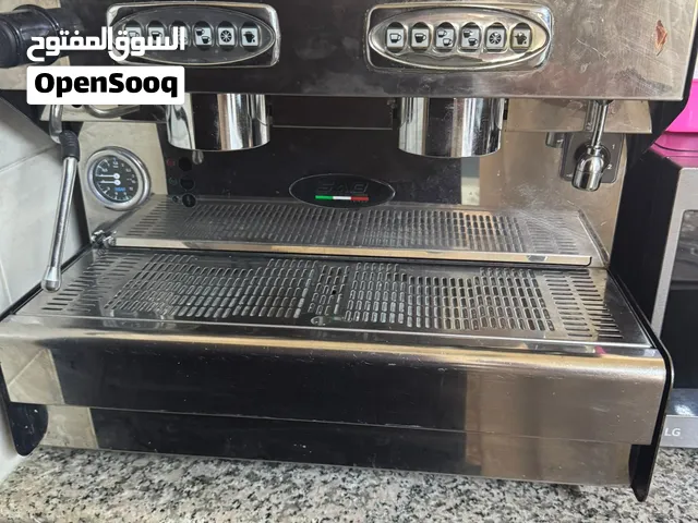 ماكينة قهوة رائعة من صنع إيطاليا
