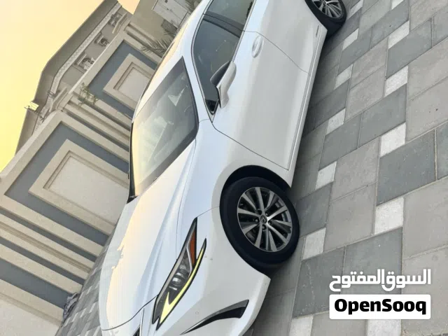 LEXUS ES 300 2019 GCC
