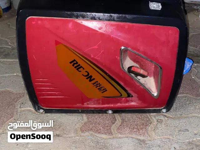 مولد كهرباء يشغل مكيف صغير