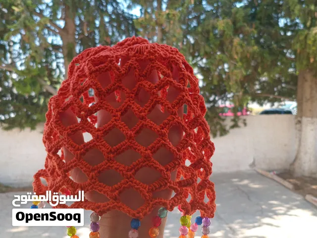 Bonnet en crochet fait main avec perles multicolores pour femme et jeune fille