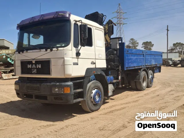 مان F2000 رافعه أكريع وتباع حمولة 8,600 طن