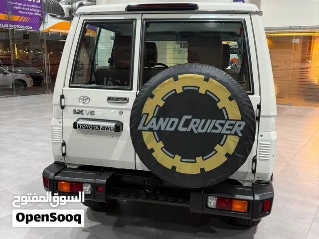 Toyota Land Cruiser 70 (الربع)