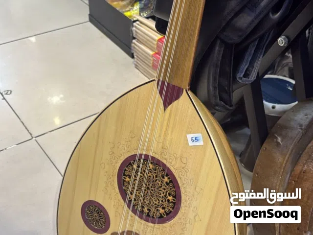 آلات موسيقية عود لعندليب  6 اوتار خشب زان وجوز صناعة مصرية مع شنتة وريشة  متىفر توصيل
