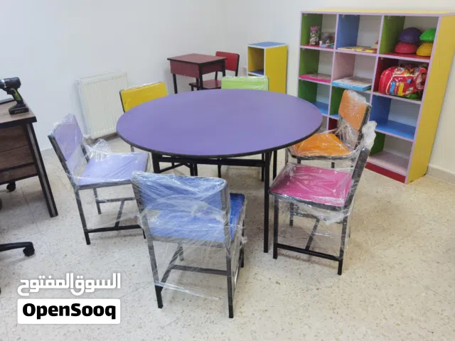 طاولة دائري خشب قواعد حديد مع كراسي دراسية