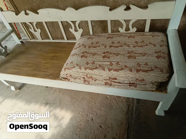 تخت خشب انتيكة