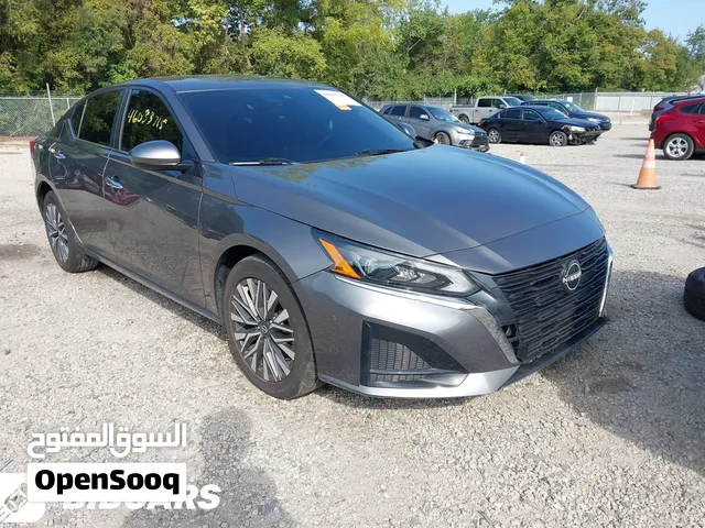 Used Nissan Altima in Al Dakhiliya