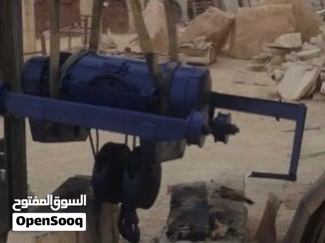 ونش ديماك الماني B52 للبيع حمولة  15 طن بحالة جيدة  كامل مع السكك والفخاد عرض 12 متر  طول  25  متر