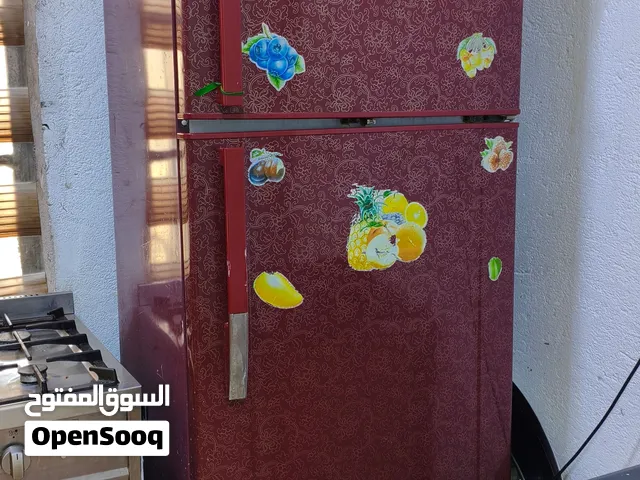 سلام عليكم ثلاجة نضيفه وكبيرة جداً السعر 200الف بيع مستعجل