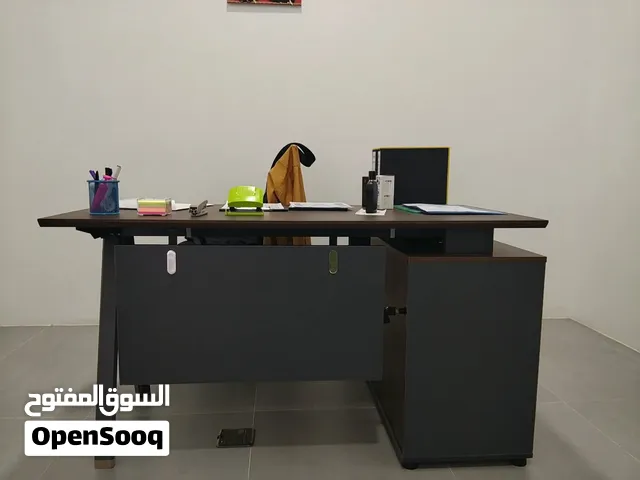 مكتبيات وكراسي للبيع