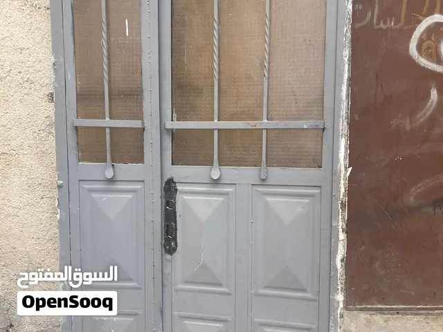 باب حديد ضرفتين نضيف للبيع
