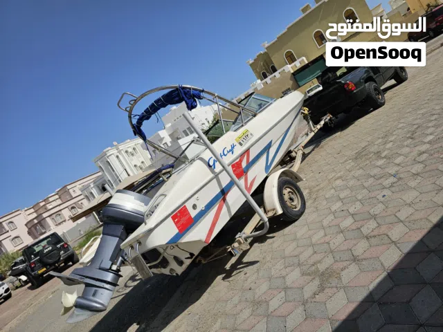 قارب نزهة Gulf Craft