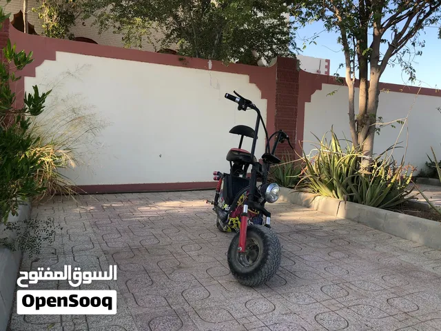 للبيع سكوتر كل شي صاحي ما عدا المكينة