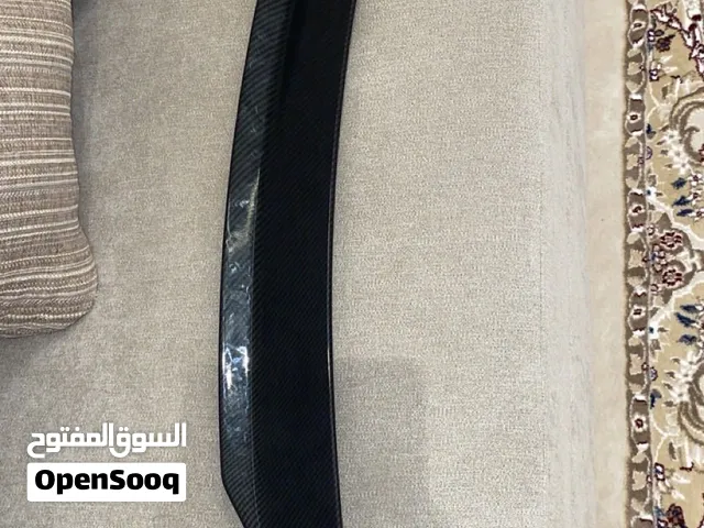 السلام عليكم جناح كاربون فايبر للبيع سعر 300