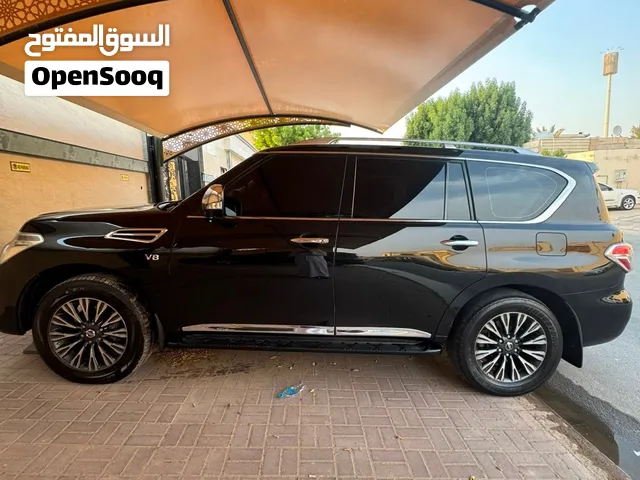 نيسان بلاتينيوم