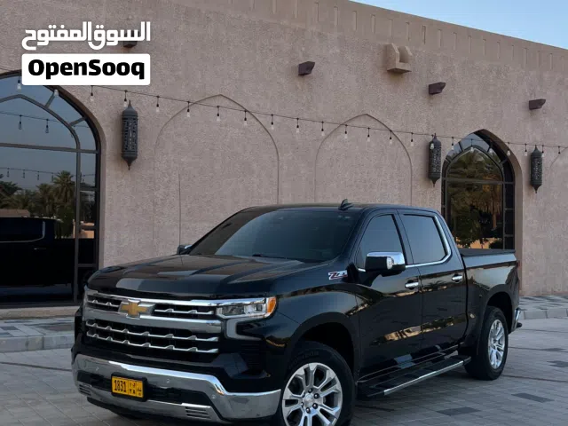 سلفرادوLTZموديل 2022 جير ارضي حادث خفيف جدا جانبي .مسرفس كامل وجاهز