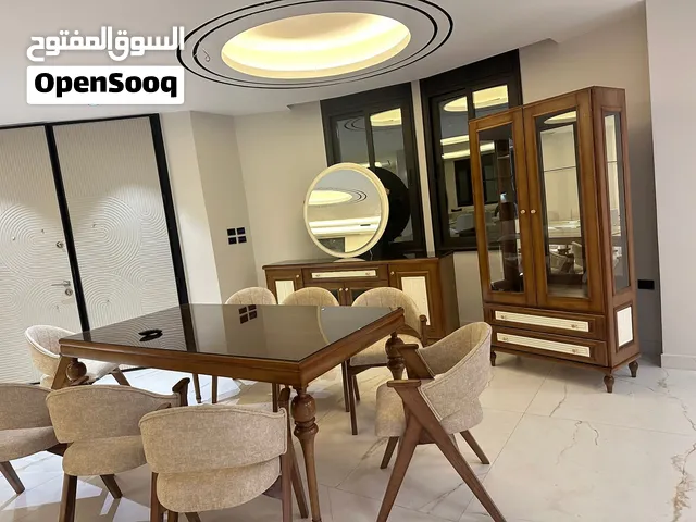 غرفة سفرة استخدام شهر