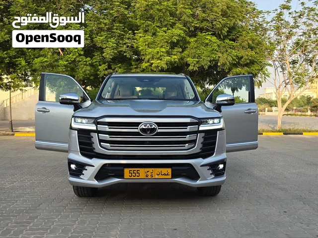 لاندكروزر VXR 3.5 توين تيربو أعلى مواصفات بدون حوادث ولاصبغ تحت الضمان رادار بروجتكر النقطة العمياء