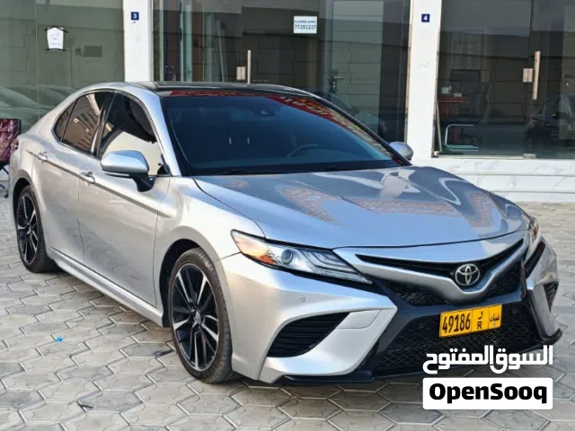 للبيع تويوتا كامري  2018 رقم 1 فئه XSE فتحه بنوراما موتر جميل وجاهز للاستخدام