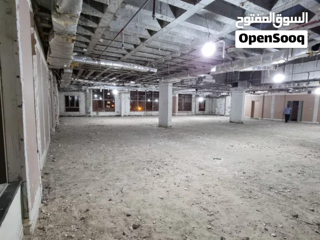 دور تجاري باسواق القرين بموقع مميز مساحة 400 متر بالدور الاول يصلح للعديد من الانشطة التجارية مثل ق