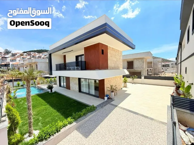 LUXURY VILLA FOR SALE IN KUSADASI 6+1 300m to Kustur Beach