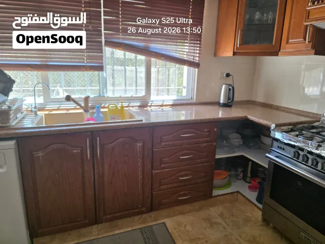خزائن مطبخ بلوط مستعمل بحالة جيدة جدا