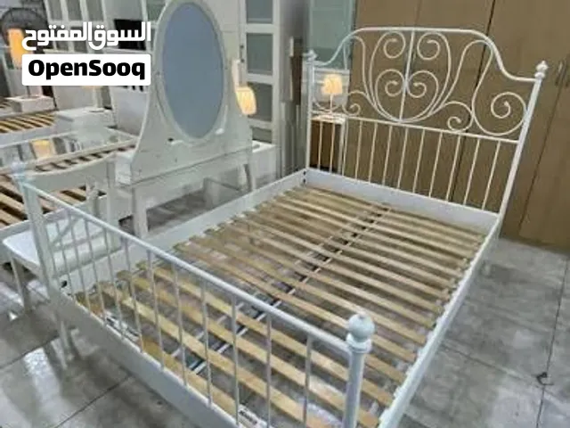 * سرير ابيض لشخصين جديد  غير مستخدم    * كبت ايكيا  جديد ،  لون ابيض *ارفف لون ابيض ، مستخدمه شهر
