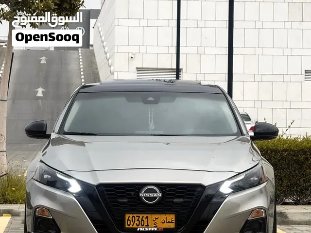 Nissan altima