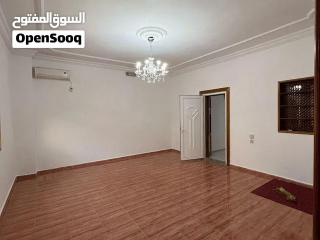 170 m2 4 Bedrooms Apartments for Rent in Tripoli Al-Hani