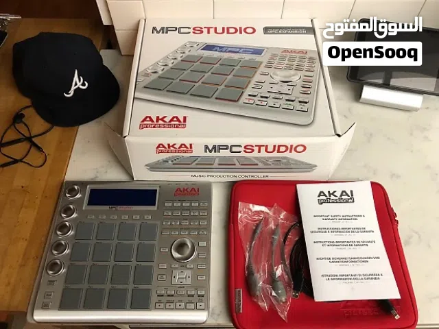 MPC Akai MPC studio Electronic drum machine  *(drum pads)*