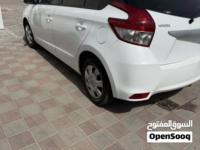 2015 تويوتا يارس SE