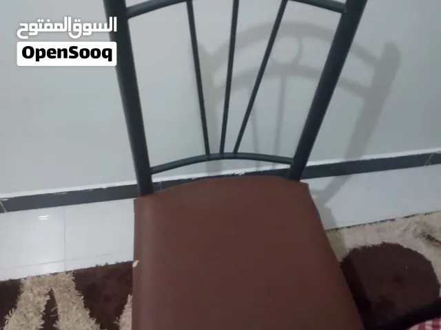 طاوله طعام 40الف وشاشه 17الف مع الريسيفر