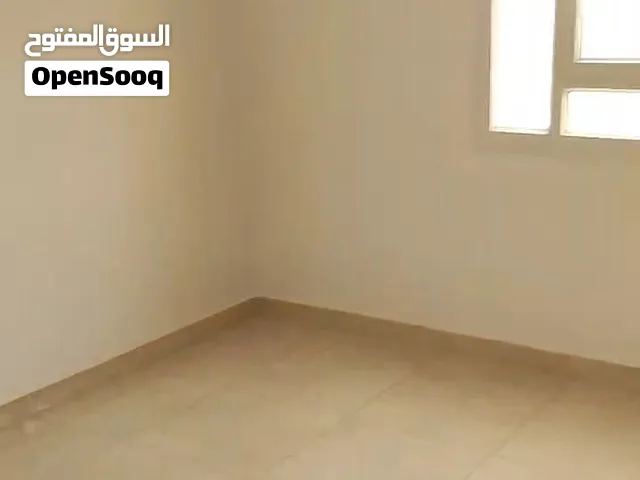فرصة ذهبية شقة للايجار في مسقط ف المعبيلة مكونه من ثلاث غرف نوم وصالة الايجار شامل مياه وكهرباء ....