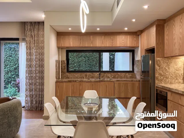 للايجار الشهري شقه مفروشة فاخرة بكمبوند ليك فيو ريزيدنس التجمع الخامس بجوار مول اجورا