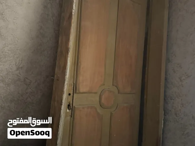 باب خشب للبيع المستعجل