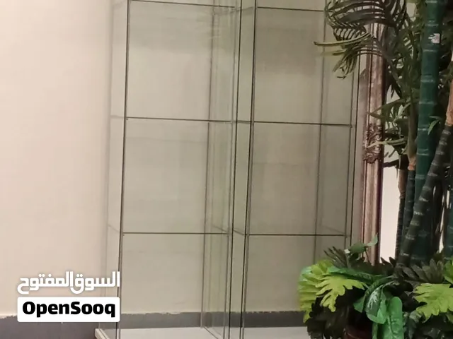 طاولة وخزانة مكتب او غرفة جديد