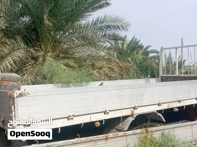 بدي كرين هينو طول 6 متر  صفاح فافون  وارتفاع  40 سنتيمتر قواطع حديد وارضية خشب مع سبايدرات موضحه