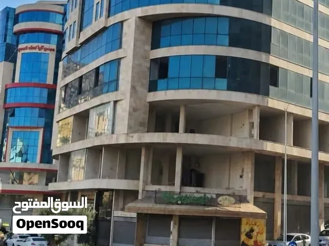 مكتب في وسط نابلس للايجار