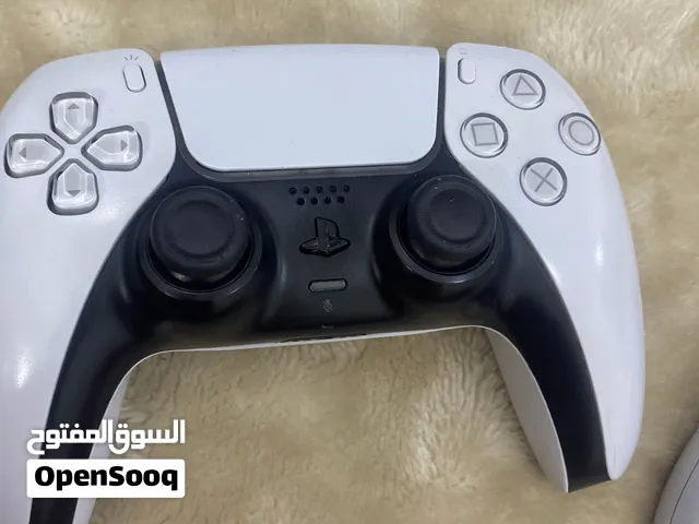 جهازين تحكم بلايستيشن 5