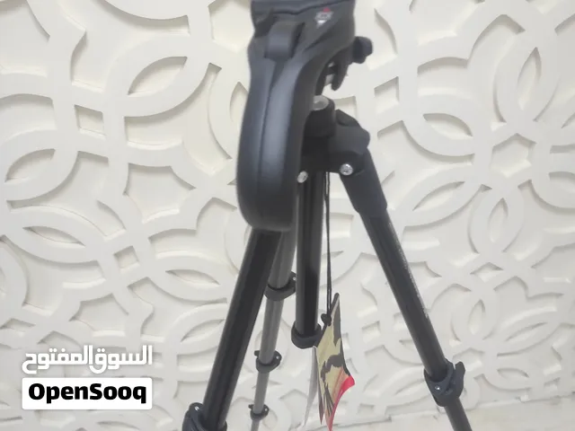 حامل كاميرا (Tripod) احترافي من ماركة Manfrotto الأصلية