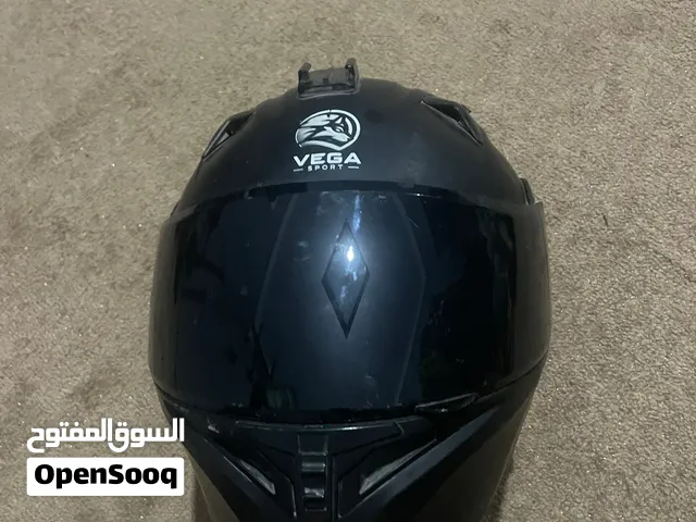 خوده  معها سماعة