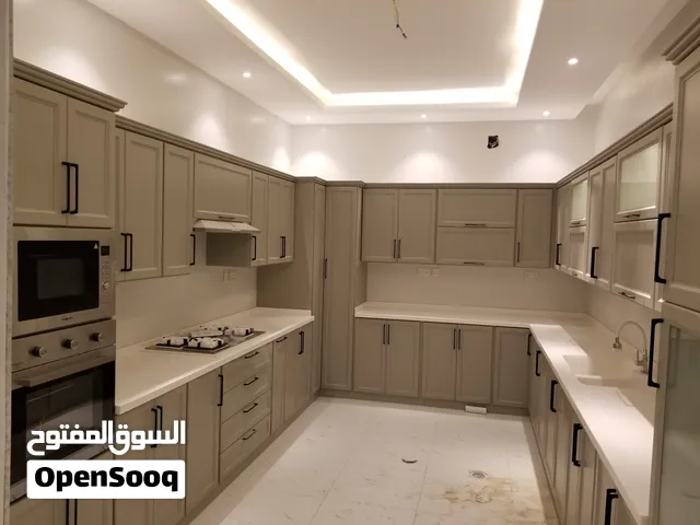 المنيوم مطابخ ونوافذ وابواب وجهات الستركشر والسكريت بجميع انوعها