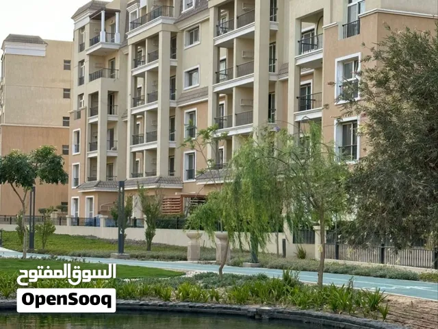 شقه ب 4مليون مساحه 130م.   ف كمبوند مميز به جميع الخدمات الصحيه، تعليميه،ترفيهيه.