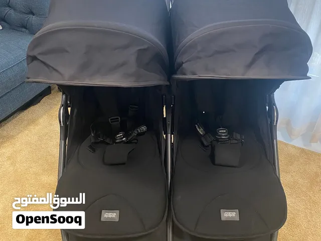 عربه اطفال توأم من شركة mamas&papas