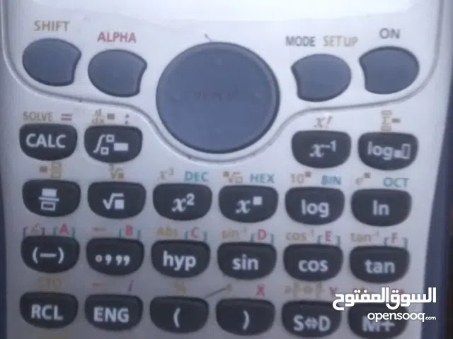 للبيع مجموعة الآت حاسبة مستعملة نوع كاسيو fx-991 es plus