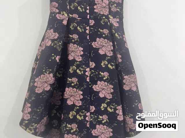 للبيع فساتين بنات